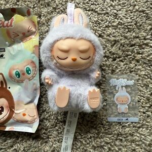 Popmart Labubu Zizi Keychain